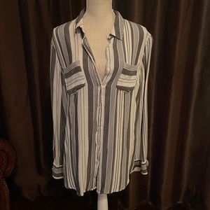 Pocketed button down shirt